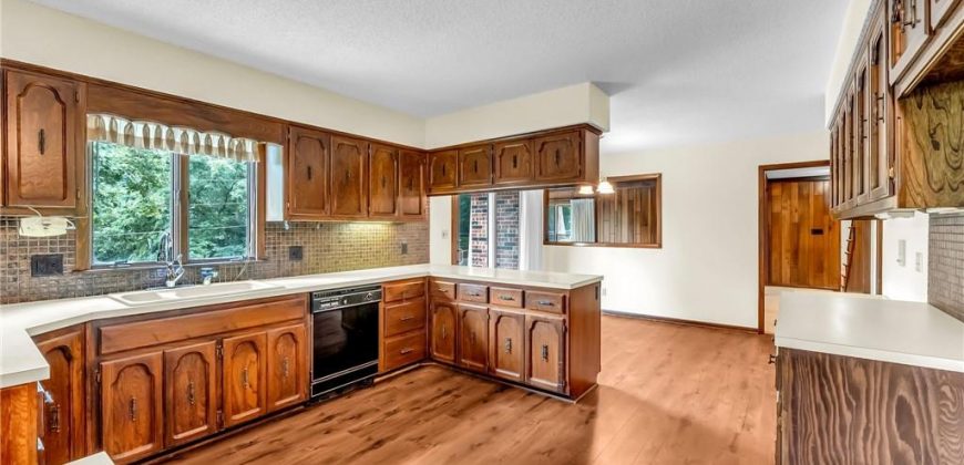 Homes for Sale in Liberty, MO 64068 | 907 N Forest Lane