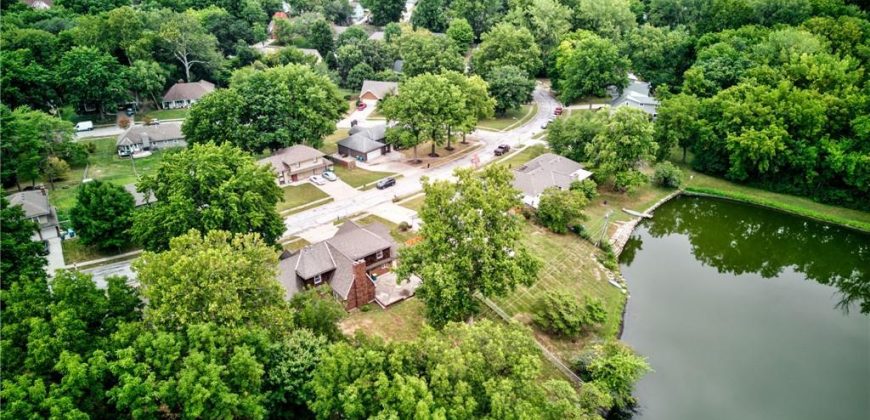 Homes for Sale in Liberty, MO 64068 | 907 N Forest Lane