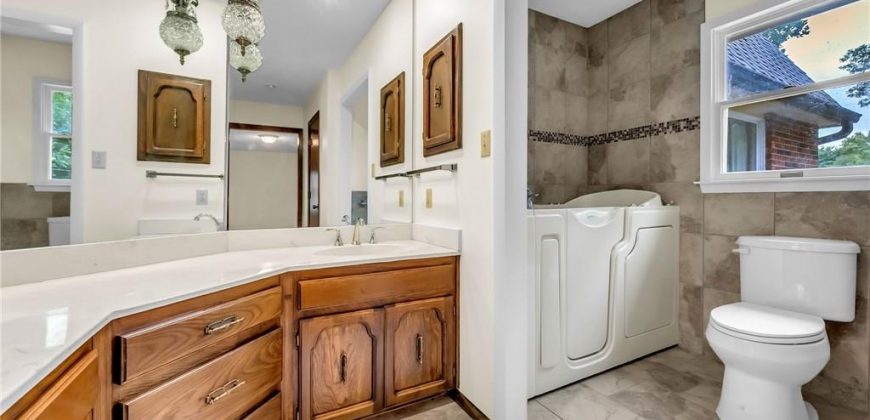 Homes for Sale in Liberty, MO 64068 | 907 N Forest Lane