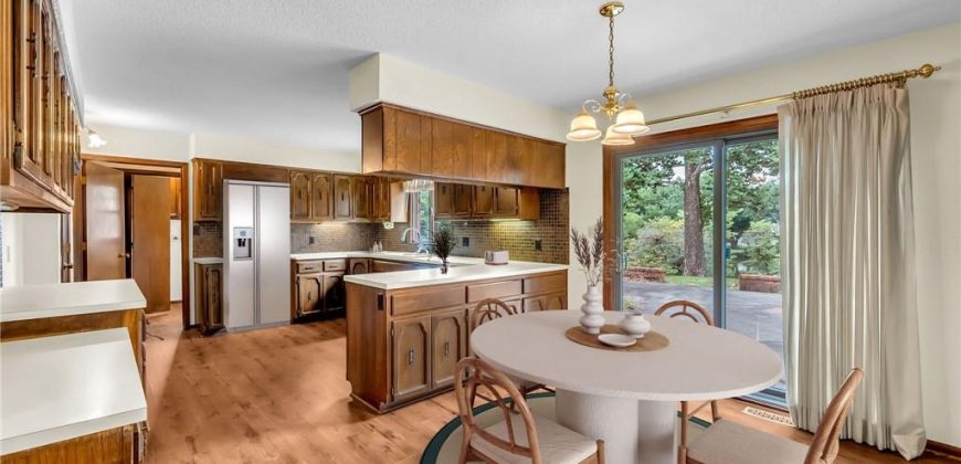 Homes for Sale in Liberty, MO 64068 | 907 N Forest Lane