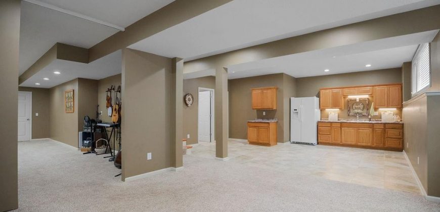 Homes for Sale in Kansas City, MO 64157 | 9008 N Hunter Avenue