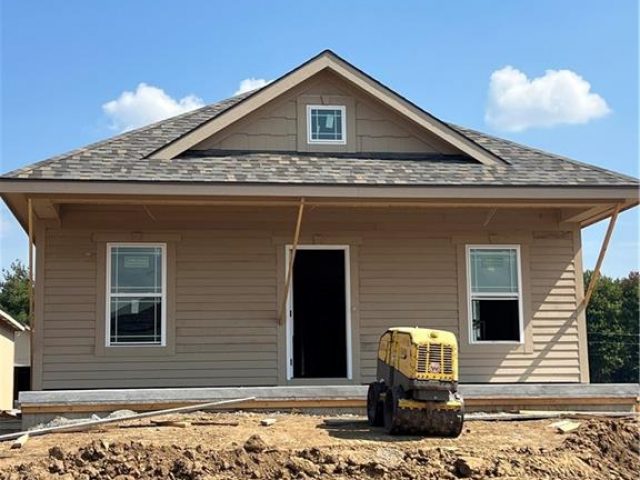 Homes for Sale in Kearney, MO 64060 | 1600  Cottonwood Creek Avenue, Unit#6