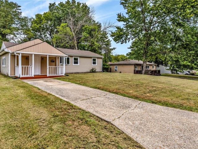 Homes for Sale in Gladstone, MO 64118 | 810 NE 62ND Street