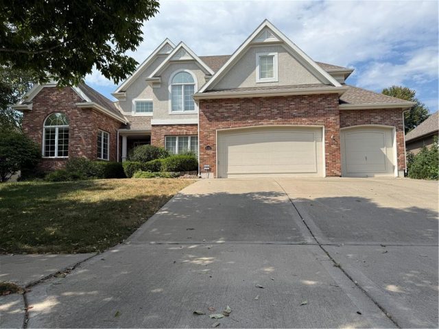 Homes for Sale in Kansas City, MO 64155 | 10306 N Brooklyn Avenue