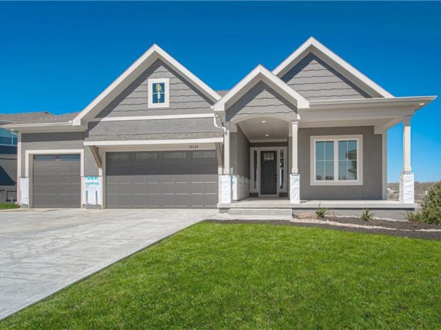 Homes for Sale in Riverside, MO 64150 | 5110 NW Montebella Drive