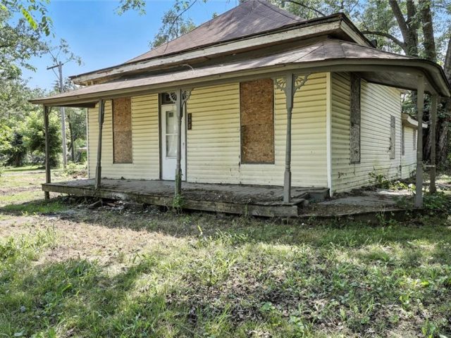 Homes for Sale in Holt, MO 64048 | 175 W 3rd Street