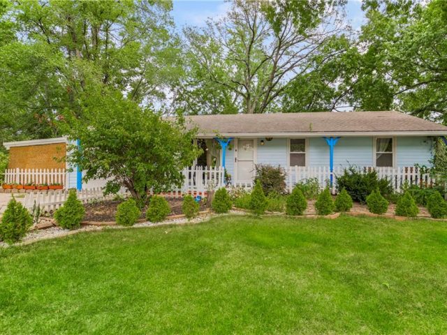 Homes for Sale in Kansas City, MO 64118 | 5521 N Wayne Avenue