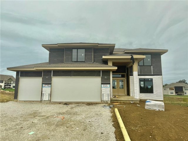 Homes for Sale in Kansas City, MO 64158 | 7616 N Booth Avenue