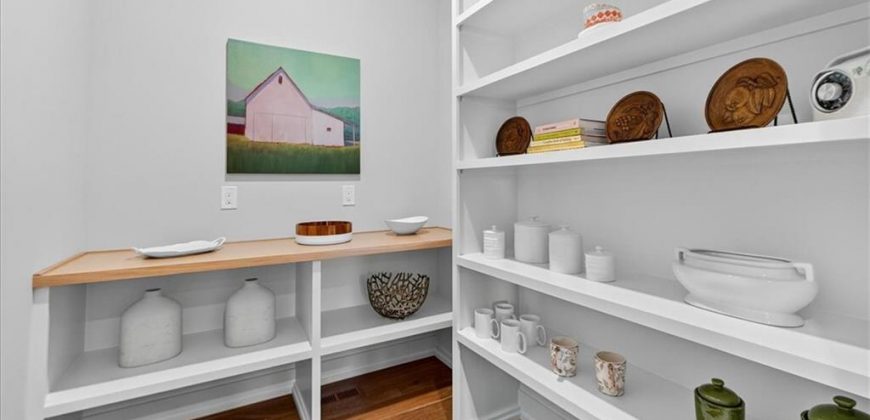 Homes for Sale in Parkville, MO 64152 | 8170  Westlake Drive