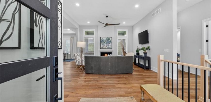 Homes for Sale in Parkville, MO 64152 | 8170  Westlake Drive