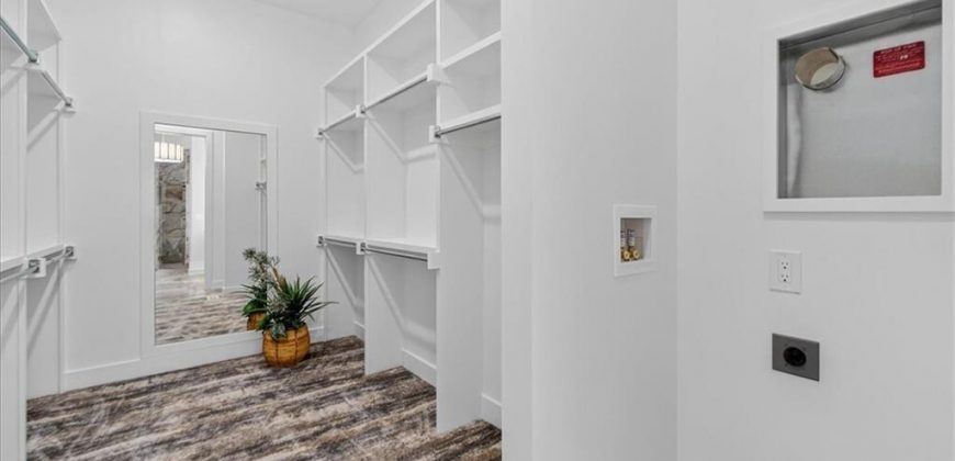 Homes for Sale in Parkville, MO 64152 | 8170  Westlake Drive