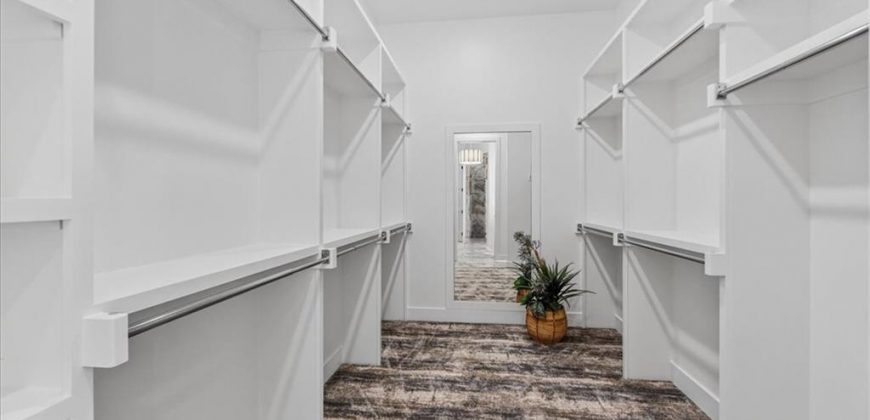 Homes for Sale in Parkville, MO 64152 | 8170  Westlake Drive