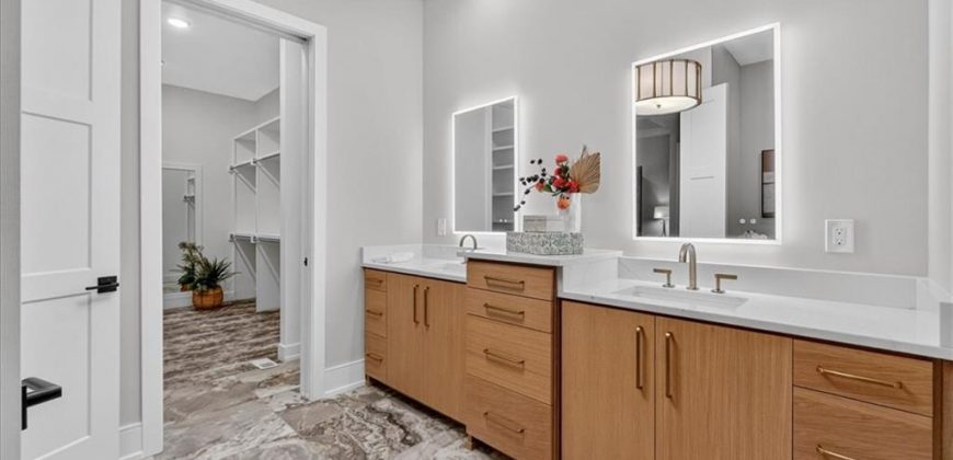 Homes for Sale in Parkville, MO 64152 | 8170  Westlake Drive