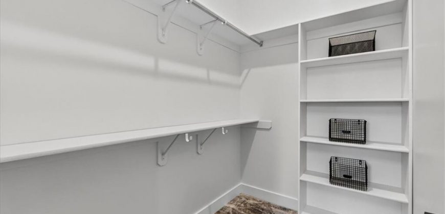 Homes for Sale in Parkville, MO 64152 | 8170  Westlake Drive