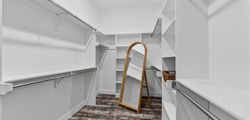 Homes for Sale in Parkville, MO 64152 | 8170  Westlake Drive