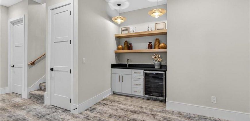 Homes for Sale in Parkville, MO 64152 | 8170  Westlake Drive