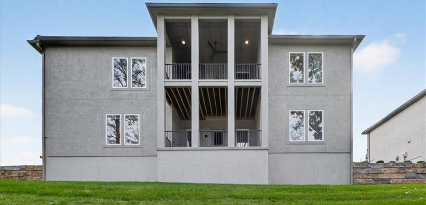 Homes for Sale in Parkville, MO 64152 | 8170  Westlake Drive