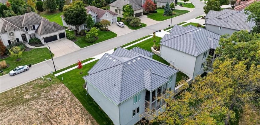 Homes for Sale in Parkville, MO 64152 | 8170  Westlake Drive