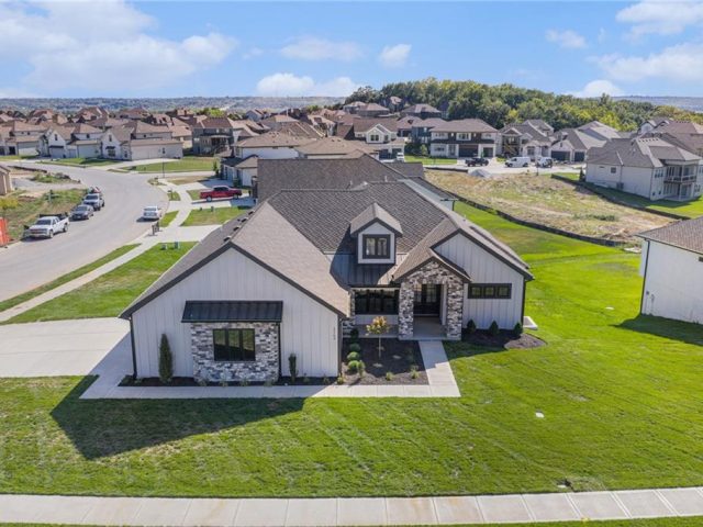 Homes for Sale in Riverside, MO 64150 | 5163 NW 47th Terrace