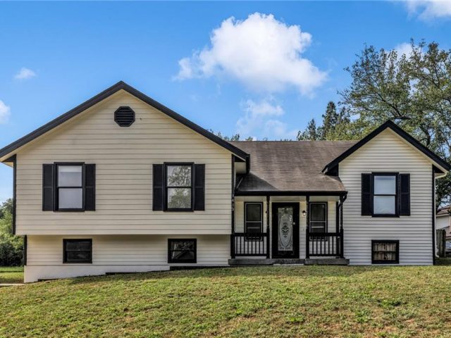 Homes for Sale in Kansas City, MO 64155 | 1413 NE 115th Street