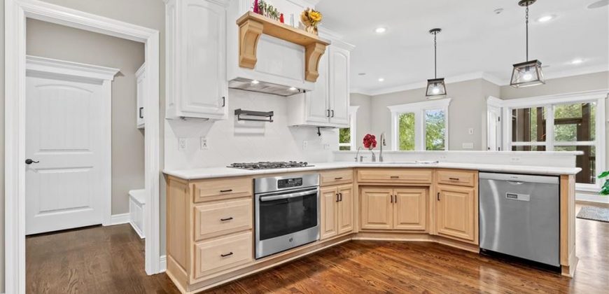 Homes for Sale in Smithville, MO 64089 | 607  Indian Trail Court