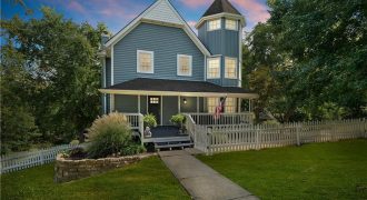 Homes for Sale in Parkville, MO 64152 | 12020 N Windbrook Court