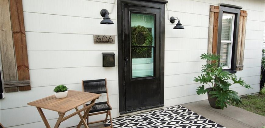 Homes for Sale in Liberty, MO 64068 | 606 N Morse Avenue