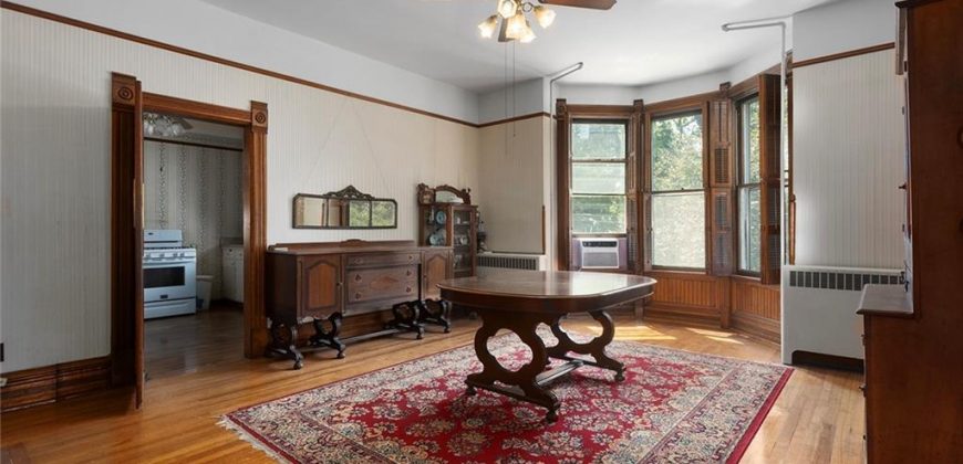 Homes for Sale in Liberty, MO 64068 | 471 E Kansas Street