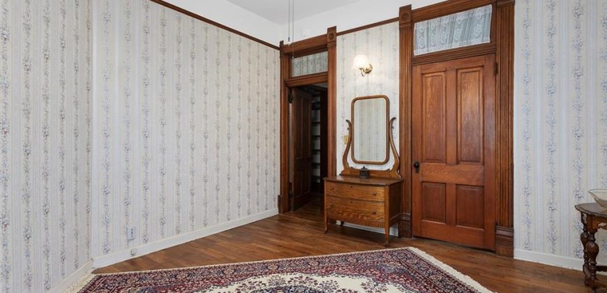 Homes for Sale in Liberty, MO 64068 | 471 E Kansas Street