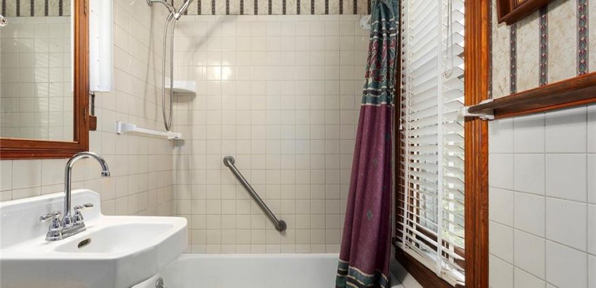 Homes for Sale in Liberty, MO 64068 | 471 E Kansas Street