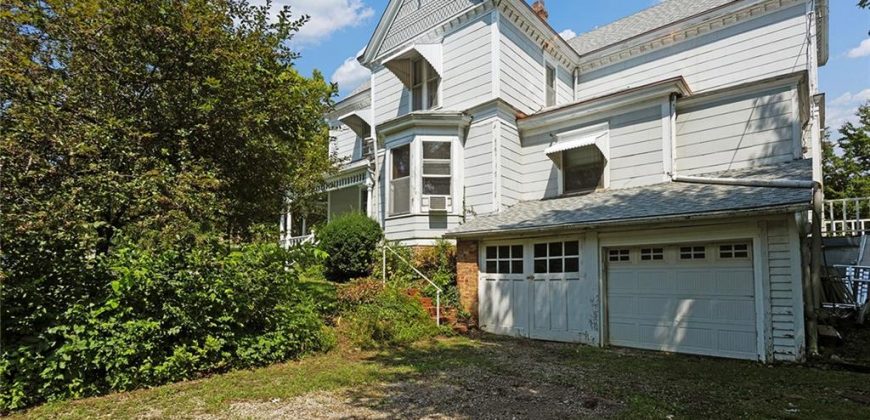 Homes for Sale in Liberty, MO 64068 | 471 E Kansas Street