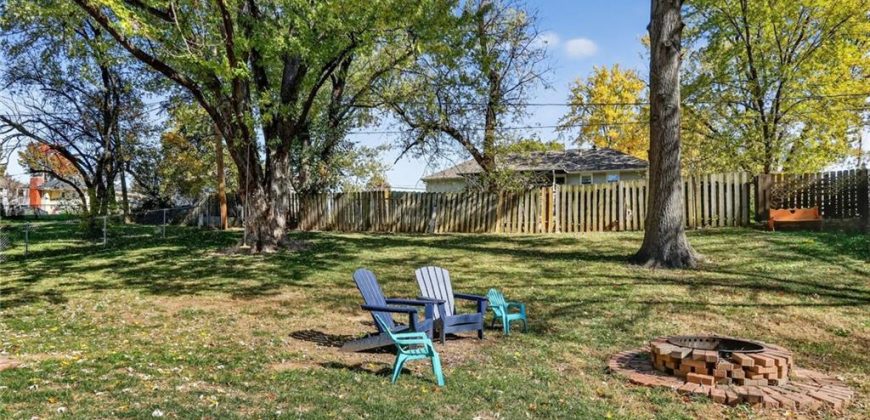 Homes for Sale in Kansas City, MO 64152 | 6811 NW Pleasant View Drive