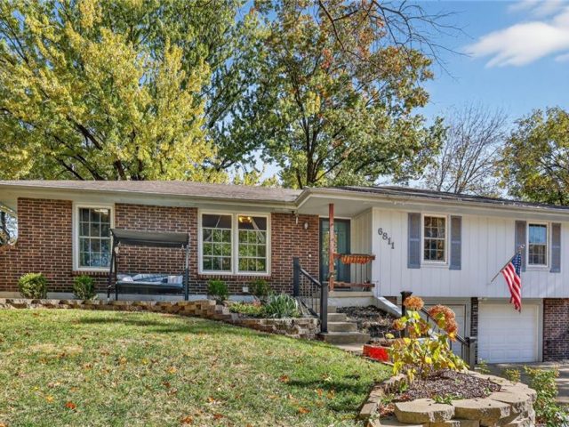 Homes for Sale in Kansas City, MO 64152 | 6811 NW Pleasant View Drive