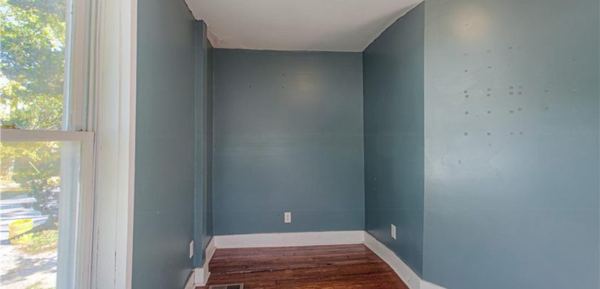 Homes for Sale in Missouri City, MO 64072 | 611  Main Street