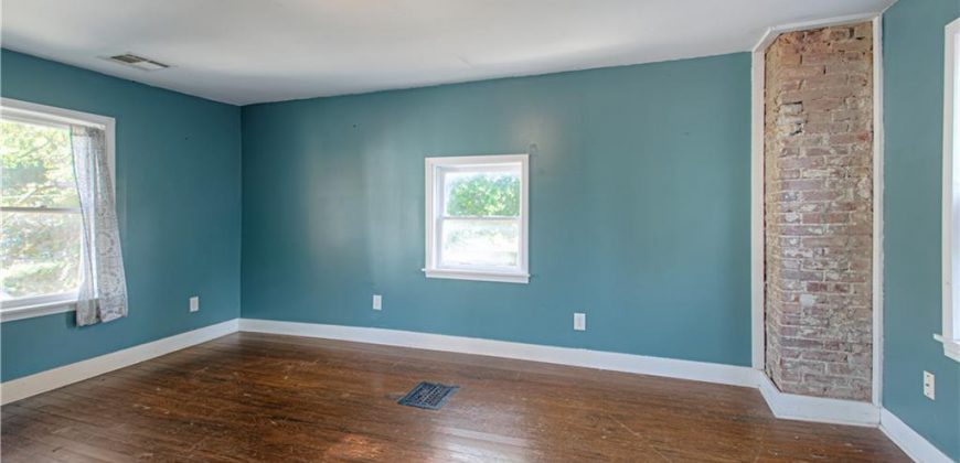 Homes for Sale in Missouri City, MO 64072 | 611  Main Street