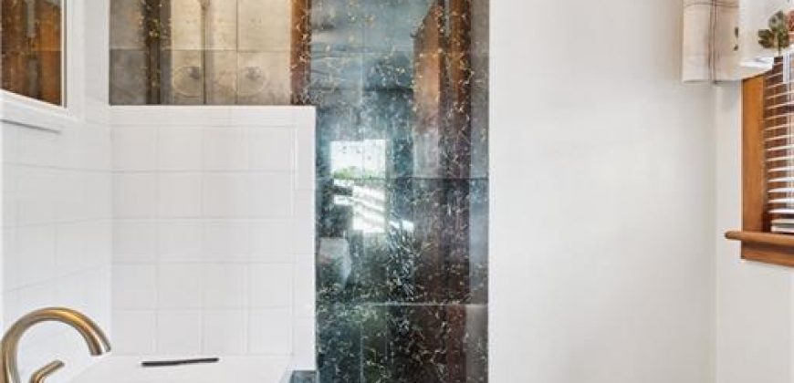 Homes for Sale in Gladstone, MO 64118 | 1314 NE 58th Street