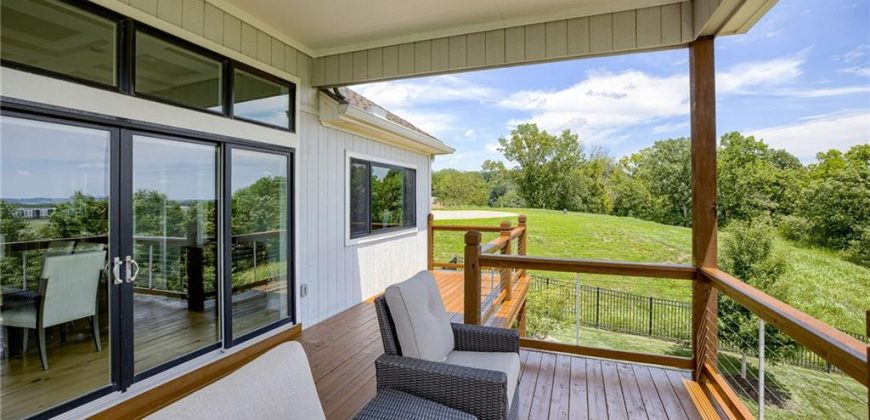 Homes for Sale in Riverside, MO 64150 | 4150  Palisades Point