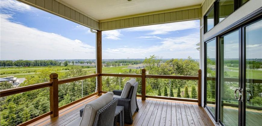 Homes for Sale in Riverside, MO 64150 | 4150  Palisades Point