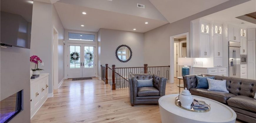 Homes for Sale in Riverside, MO 64150 | 4150  Palisades Point