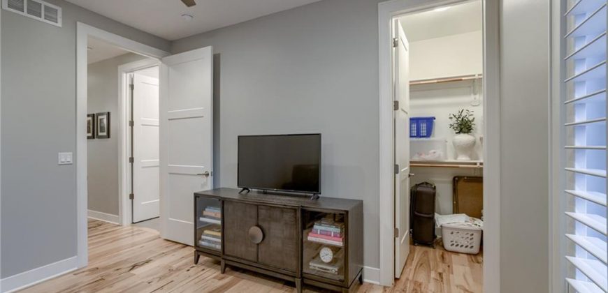 Homes for Sale in Riverside, MO 64150 | 4150  Palisades Point