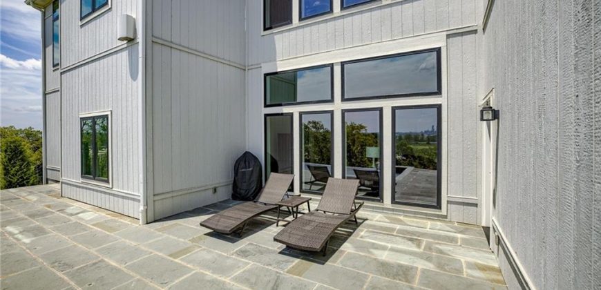 Homes for Sale in Riverside, MO 64150 | 4150  Palisades Point