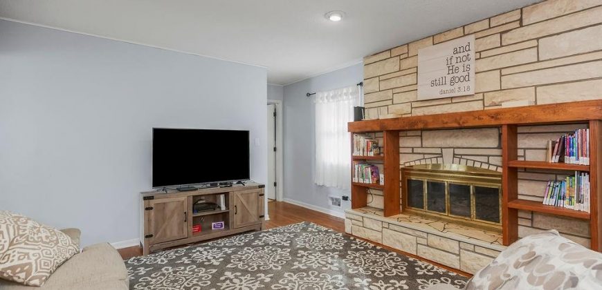 Homes for Sale in Gladstone, MO 64118 | 1303 NE 77th Street