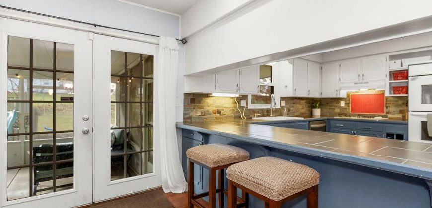 Homes for Sale in Gladstone, MO 64118 | 1303 NE 77th Street