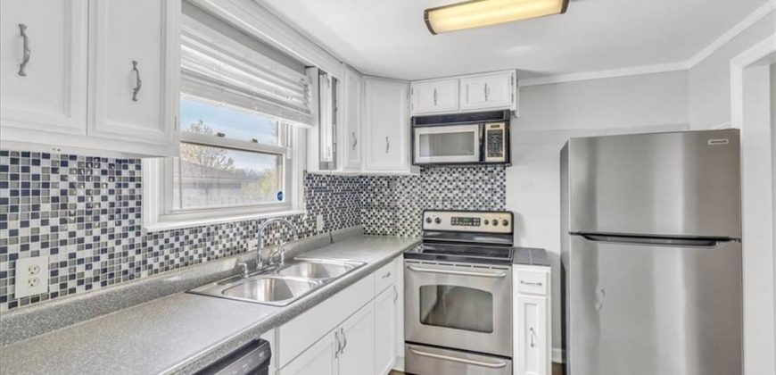 Homes for Sale in Claycomo, MO 64119 | 205 E Longfellow Street