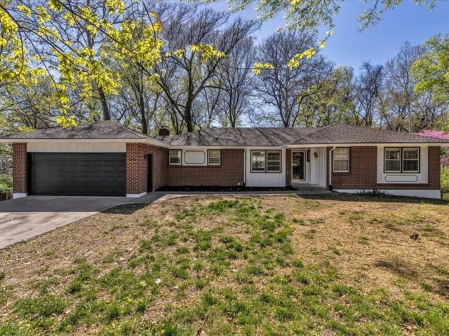 Homes for Sale in Liberty, MO 64068 | 1484  Hemlock Drive