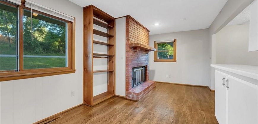 Homes for Sale in Kansas City, MO 64151 | 8012 NW Cadwallader Road