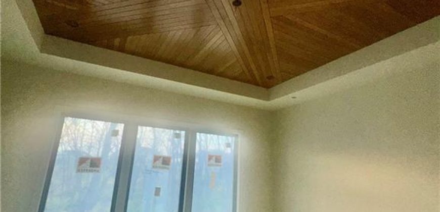 Homes for Sale in Parkville, MO 64152 | 7260 NW Pampas Lane