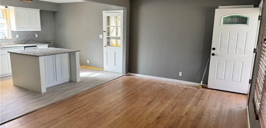 Homes for Sale in Gladstone, MO 64118 | 1401 NE 67th Street