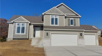 Homes for Sale in Parkville, MO 64152 | 8580 NW 75th Terrace