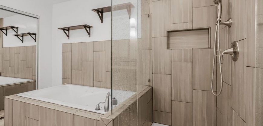 Homes for Sale in Lake Waukomis, MO 64151 | 387 NW North Shore Drive